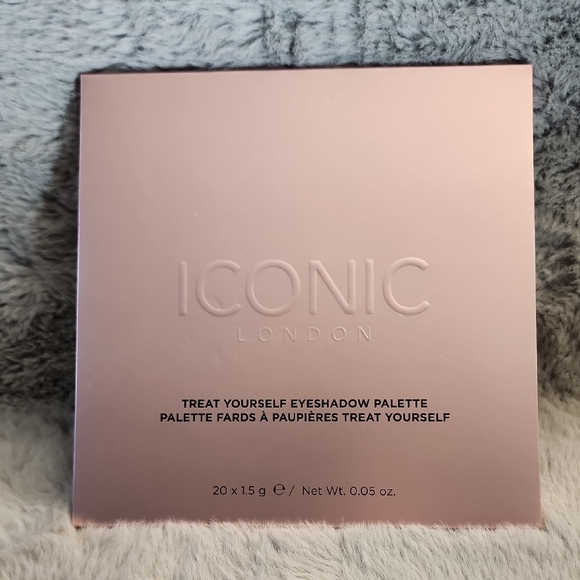 NIB‎ Iconic London Treat Yourself Eyeshadow Palette - Picture 1 of 10